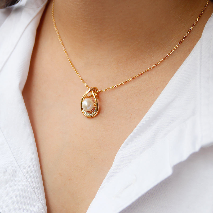 Classic Pearl Diamond Pendant